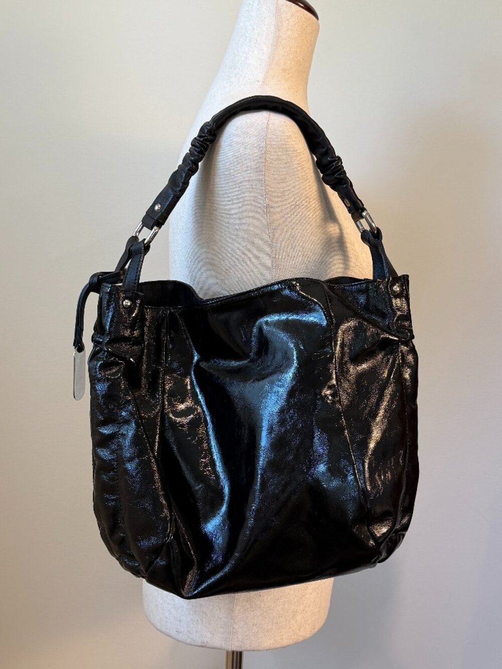 Vintage Furla Black Patent Leather Shoulder Handbag in Black